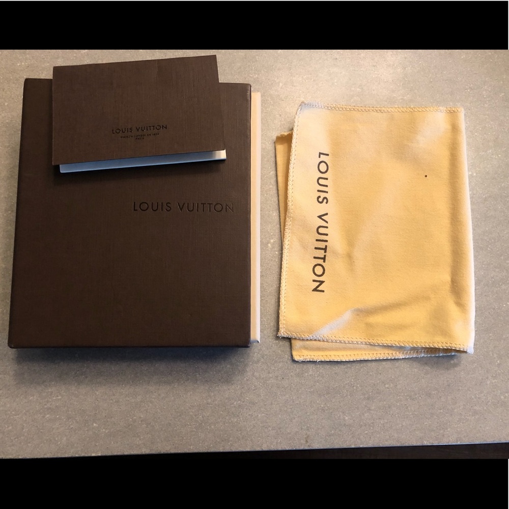 Louis Vuitton Victorine wallet